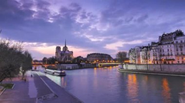 Pont des Arts-Notre Dame Katedrali, Paris, Fransa