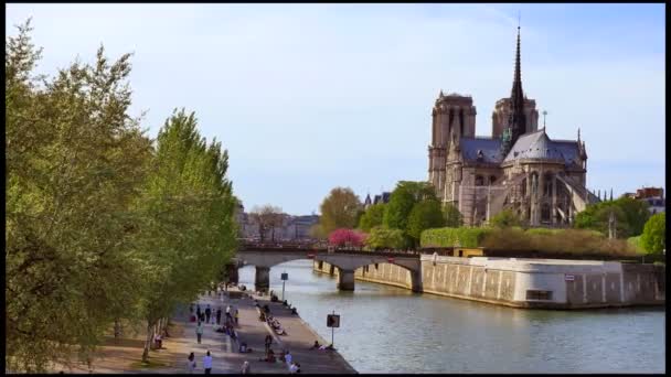 Pont des Arts katedrály Notre Dame, Paříž, Francie — Stock video