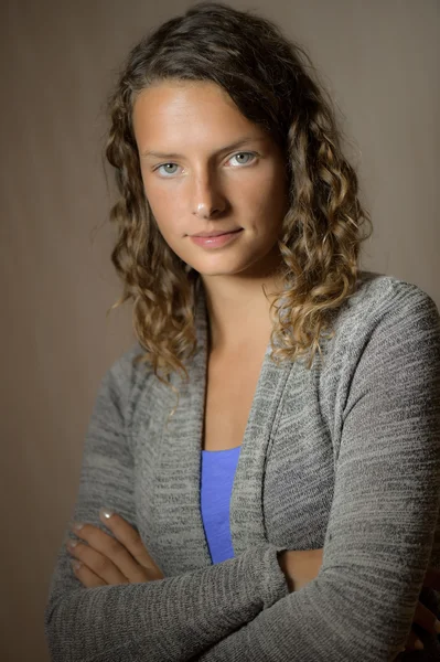 Portrait of young woman — Stock Photo, Image