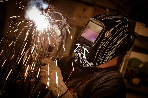 Metal worker standing in workshop — Stock Photo, Image