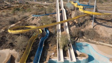 Kapalı Terk Edilmiş Su Parkı Hava Parkı Ölü Deniz, İsrail 'den İsrail Kıyameti Görüşü 20 yıldır kapalı. 