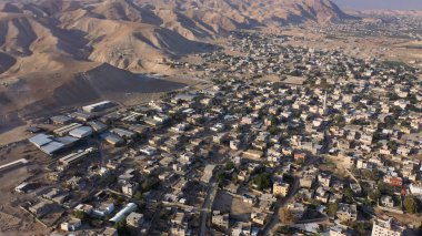 Filistin bölgesindeki Jericho şehrinin hava manzarası ölü deniz kenti Jericho, Ürdün Vadisi, İsrail / Filistin 'den drone görüntüsü