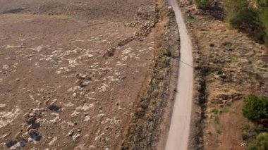 İsrail çitlerine yakın bir keçi sürüsü, İHA 'nın görüşü İsrail, Aralık 2020