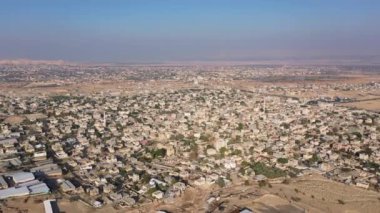 Filistin bölgesindeki Jericho şehrinin hava manzarası. Ölü deniz kenti Jericho, Ürdün Vadisi, İsrail / Filistin 'den insansız hava aracı.
