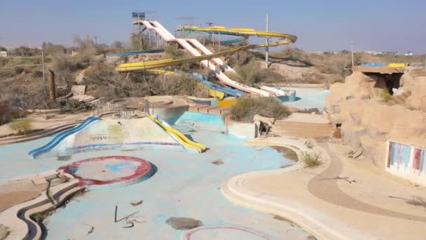 关闭的被遗弃的水上公园空中景观 以色列启示录20年水上公园 Drone景观 — 图库视频影像