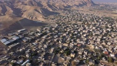 Jericho Şehri Filistin toprakları ve çöl dağları, ölü deniz şehri Jericho 'dan AerialDrone manzarası, Ürdün Vadisi, İsrail / Filistin