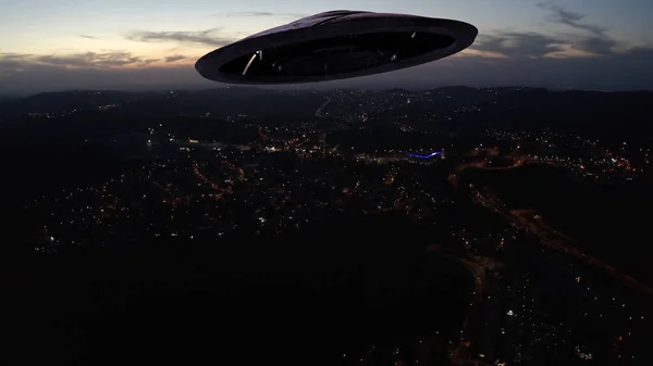Großes Alien Raumschiff Sacuer Ufo Silhouette Über Der Stadt Bei — Stockfoto