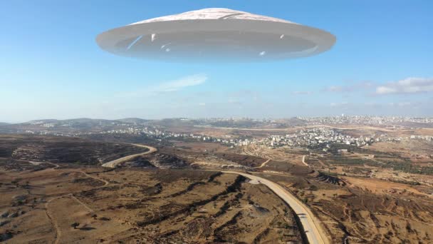 Uzaylı Uzay Gemisi Ufo Tepelerin Üzerinde Süzülüyor Görüntüsü Kudüs Tepeleri — Stok video