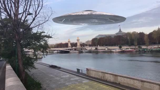 Grande Piattino Volante Ufo Sul Fiume Parigi Sciabica Riprese Live — Video Stock