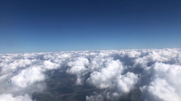 Flying Clouds Blue Sky Real Clouds High Altitude Filmed Plane — Stockvideo