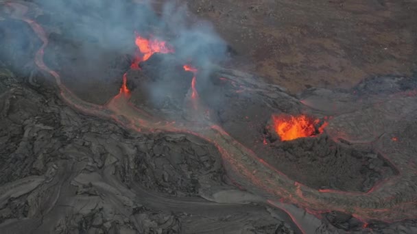 Lavaströme Auf Aktivem Vulkan Luftbild Mount Fagradalsfjall Isländische Drohne Aus — Stockvideo