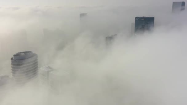 Wolkenkrabbers Boven Wolken Aerial Tel Aviv Israeldrone Uitzicht Gebouwen Mistige — Stockvideo