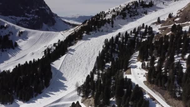 Vuelo Aéreo Adove Impresionantes Alpes Acantilados Picos Alta Montaña Acantilados — Vídeo de stock