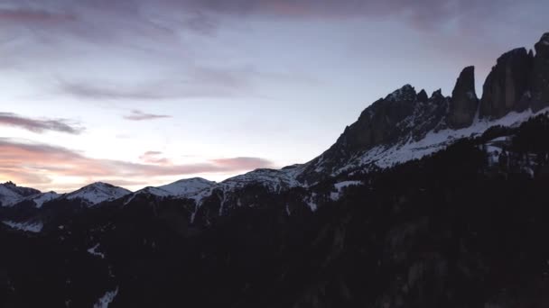 Alp Mountains Sunset Dolomites Italydrone View Pan Shot Purple Sunset — Stock Video