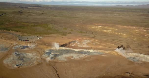 Vista Aérea Erupção Geysir Hverir Islândia Vista Leste Islândia Pessoas — Vídeo de Stock