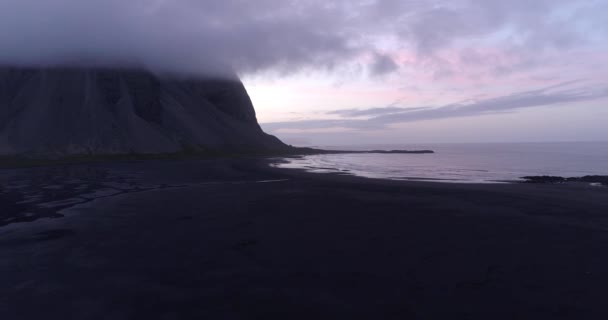 Flygfoto Över Stokknes Halvön Sydöstra Islanddrone Vid Solnedgången Hav Och — Stockvideo