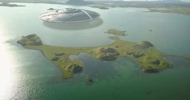 飞碟舰队驶向母船 从冰岛火山小岛俯瞰空中风景 — 图库视频影像
