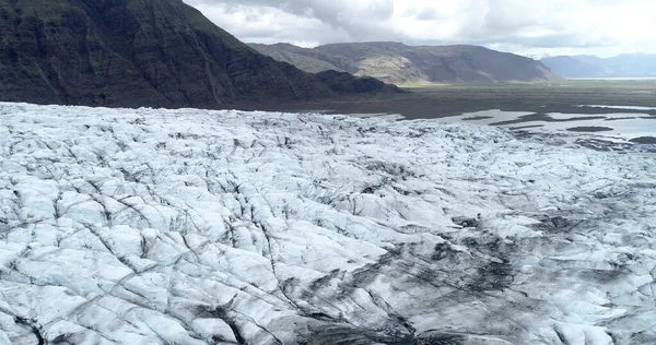 Повітряний Вид Лагуну Льодовика Європі Fjallsrln Iceland Ridges Чорним Попелом — стокове фото