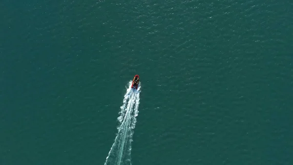 Tourists Speed Boat Ice Chunks Glacier Lagoon Aerial Drone Shot — Stock Photo, Image