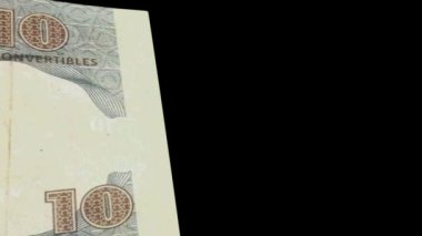 Küba banknot silecek