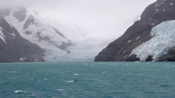Antarktis landskap med blå havet — Stockvideo