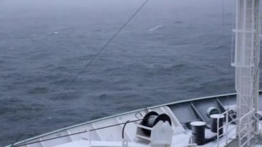 Fırtınalı havalarda tekne