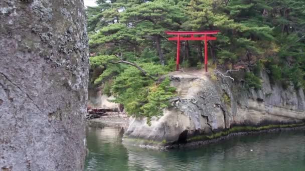 Japan sjön och torii — Stockvideo