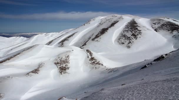 Paisagem montanhosa nevada — Vídeo de Stock