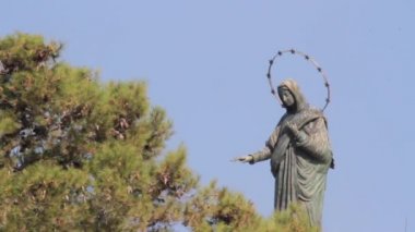 Deir rafat Manastırı heykeli