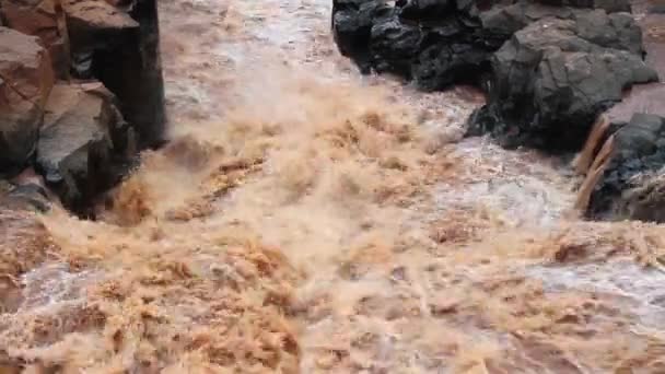 Mountain muddy river — Stock Video