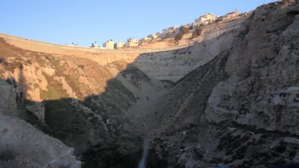 Pueblo palestino con muro de seguridad — Vídeos de Stock