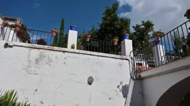 Granada, İspanya 'da geleneksel bir avlunun içi