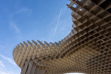 Las Setas de Sevilla olarak da bilinen Metropol Şemsiyesi Plaza de la Encarnacin, Seville 'de bulunan modern ahşap mimari yapı. Endülüs çağdaş mimarisinin bir sembolü ve ikonik şehir bakış açısı