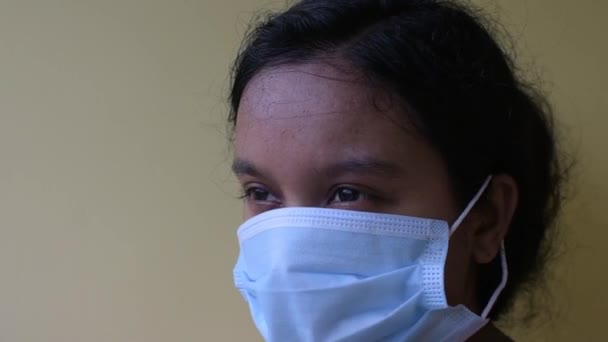 Una Donna Indiana Mostra Una Doppia Mascheratura Durante Pandemia Covid — Video Stock