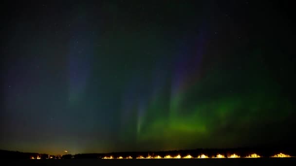 Impulsy Zielonego Różowego Zorzy Polarnej Północne Światło Tańczące Pod Gwiaździstym — Wideo stockowe