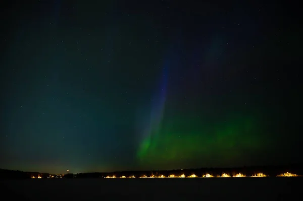 Egy Zöld Színű Geomágneses Aurora Borealis Csillagos Éjszakai Égbolton Egy — Stock Fotó