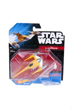 Hot Wheels Star Wars Naboo Starfighter Diecast Toy