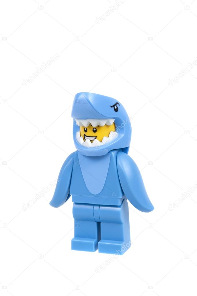 LEGO Shark Costume Guy Minifigure Series 15 vlr.eng.br
