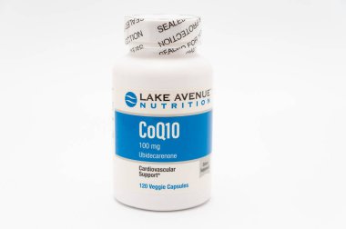Lake Avenue Nutrition CoQ10 USP sınıfı 100 mg 120 sebze kapsülü. Beyaz arkaplanda izole.