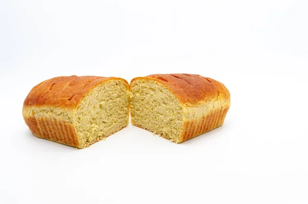 Beyaz Arka Planda Yarısı Izole Edilmiş Lezzetli Yapımı Baharatlı Ekmek — Stok fotoğraf