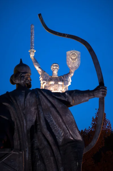 创始人之一基辅纪念碑的细节 — 图库照片