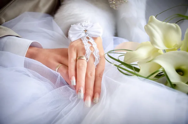 Wedding rings hands — Stock Photo, Image