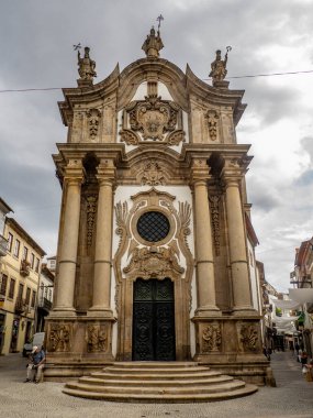 Vila Real, Portekiz; Ağustos 2020: Portekiz 'de Vila Real sokaklarında Sao Paulo Kilisesi veya 