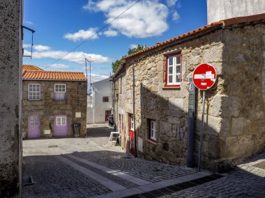 Guarda, Portekiz; Ağustos 2020: Guarda, Portekiz 'in antik Yahudi bölgesi, Judiaria, 14. yüzyıl cazibesinin büyük bir kısmını korudu..