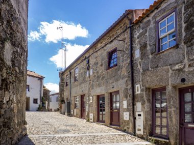 Guarda, Portekiz; Ağustos 2020: Guarda, Portekiz 'in antik Yahudi bölgesi, Judiaria, 14. yüzyıl cazibesinin büyük bir kısmını korudu..