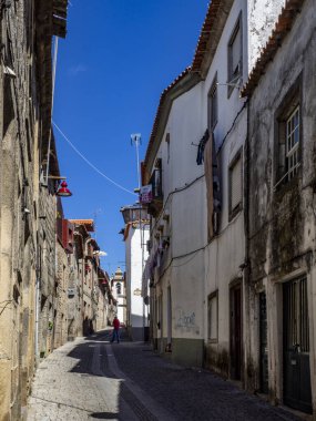 Guarda, Portekiz; Ağustos 2020: Guarda, Portekiz 'in antik Yahudi bölgesi, Judiaria, 14. yüzyıl cazibesinin büyük bir kısmını korudu..