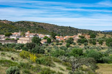 Portekiz 'in tarihi Idanha a Velha köyünün panoramik manzarası