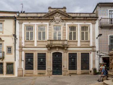 Vila Real, Portekiz; Ağustos 2020: Vila Real şehrinde görkemli bir evin dış görünüşü.