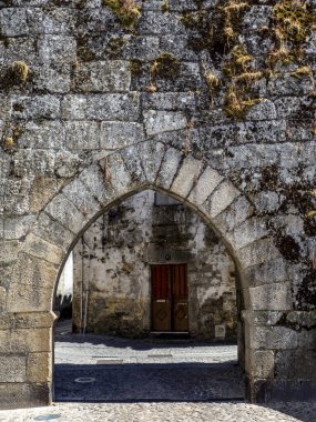 Guarda, Portekiz; Ağustos 2020: Guarda Duvarı 'nın eski kapılarından birinin görüntüsü.