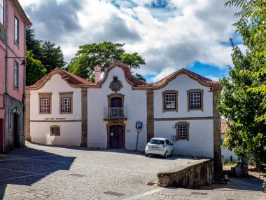 Guarda, Portekiz; Ağustos 2020: Guarda şehrinin malikanelerinden birinin manzarası